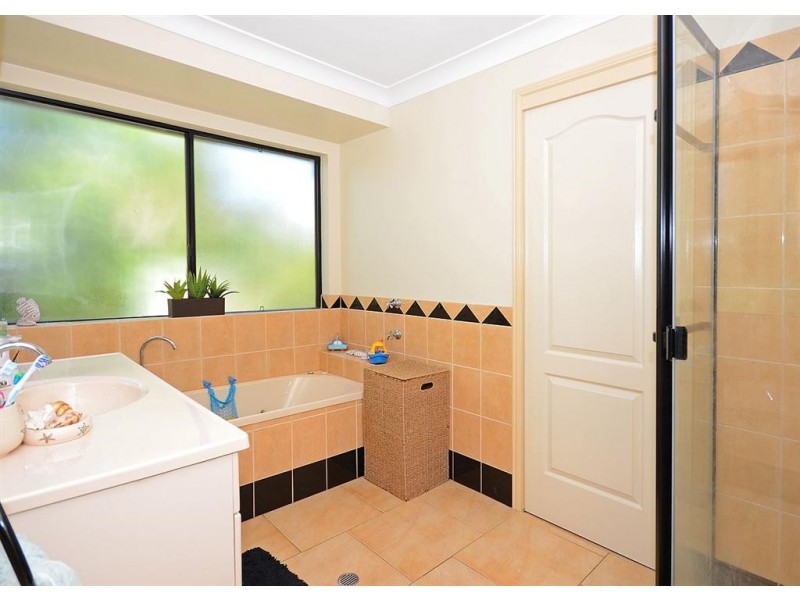 16 Merrilyn Court, Urangan QLD 4655