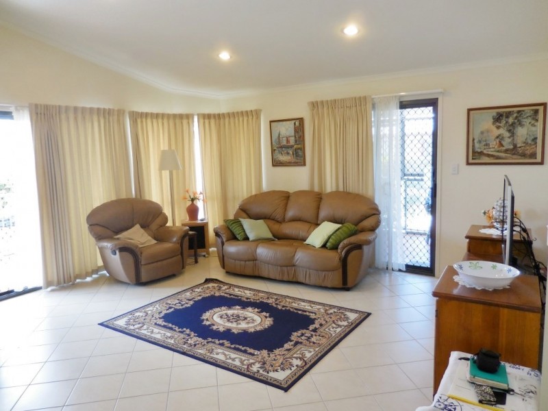 254/7 Bay Drive ‘Golden Shores’, Urraween QLD 4655