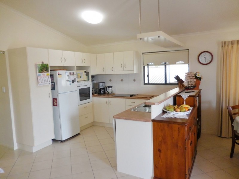 254/7 Bay Drive ‘Golden Shores’, Urraween QLD 4655