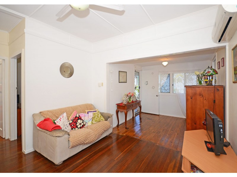 31 Dayman Street, Urangan QLD 4655