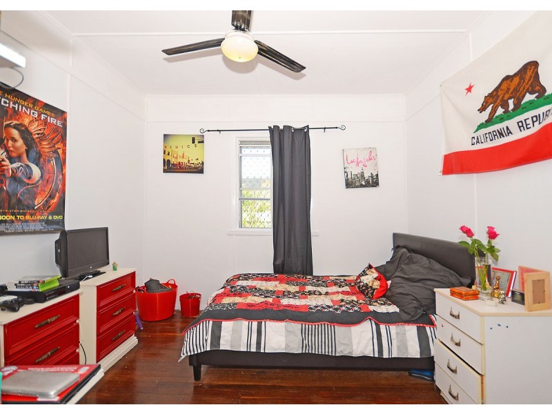 31 Dayman Street, Urangan QLD 4655