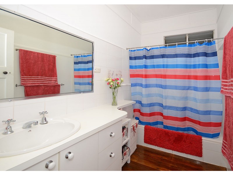 31 Dayman Street, Urangan QLD 4655