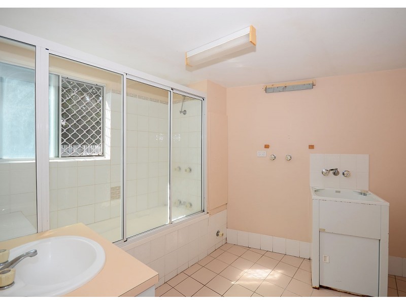 4/458 Esplanade, Torquay QLD 4655