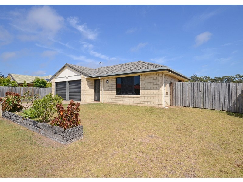 8 Zircon Street, Urangan QLD 4655