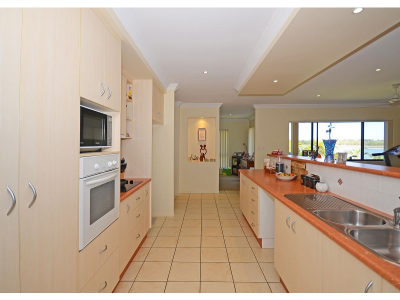 8 Whistler Court, Eli Waters QLD 4655