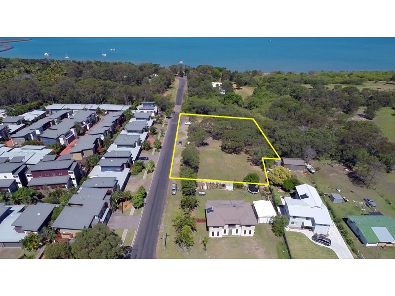 67 Moolyyir Street, Urangan QLD 4655