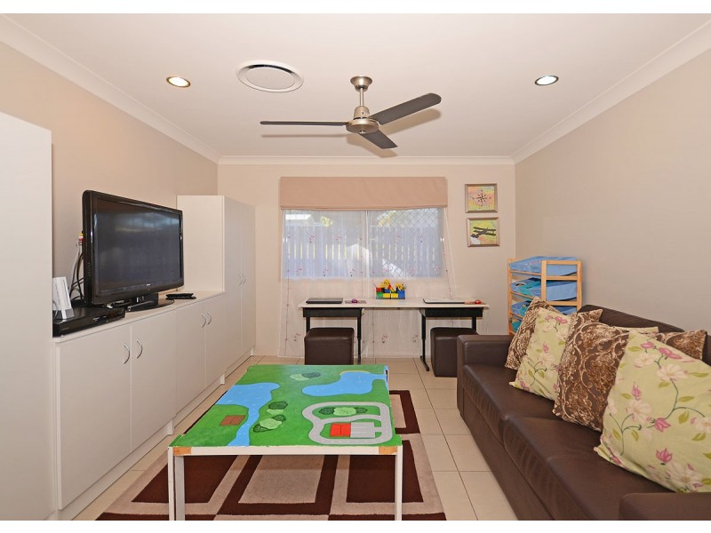 15 John Street, Scarness QLD 4655