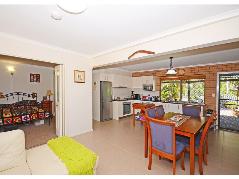 597 Boat Harbour Drive, Urangan QLD 4655
