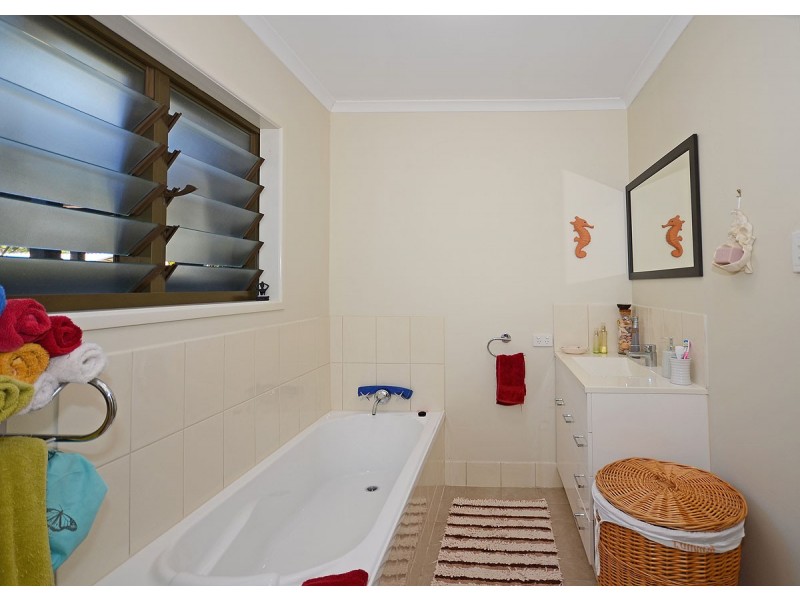 597 Boat Harbour Drive, Urangan QLD 4655