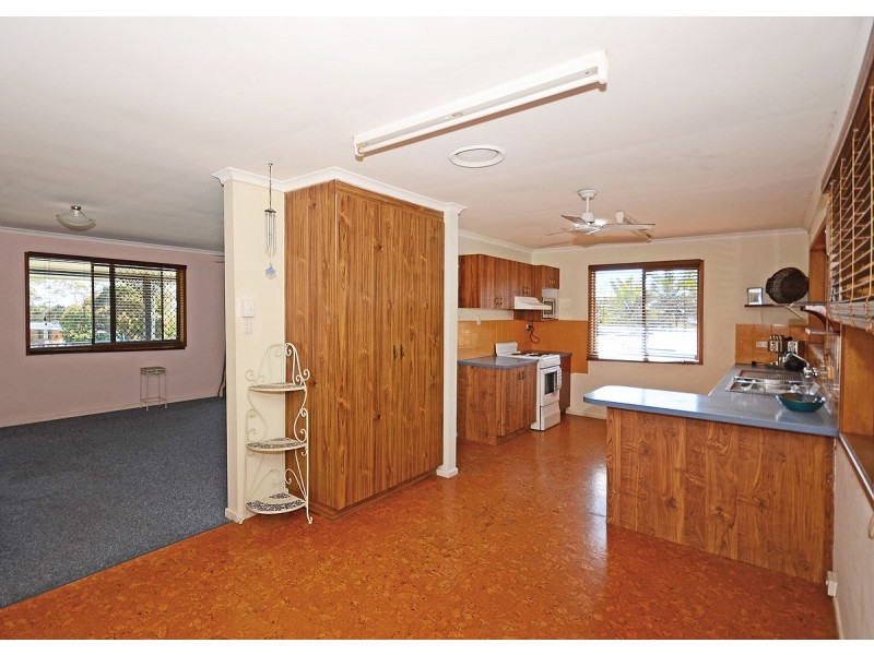 597 Boat Harbour Drive, Urangan QLD 4655