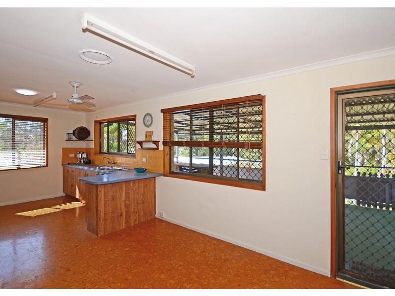 597 Boat Harbour Drive, Urangan QLD 4655