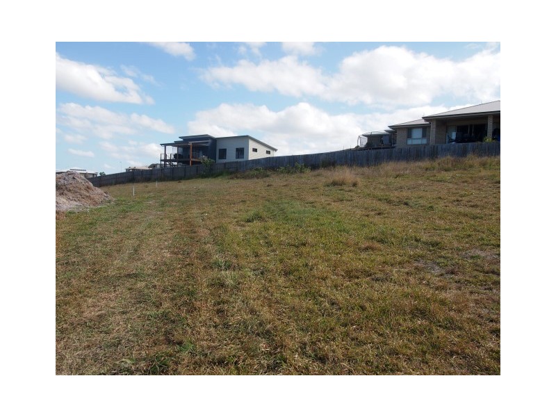 14 Mia Court, Nikenbah QLD 4655