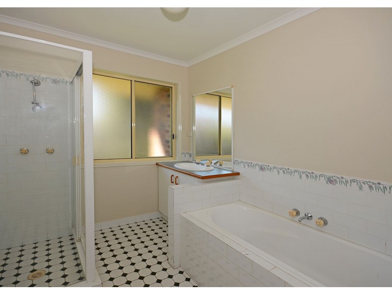 2-4 Sittella Close, Eli Waters QLD 4655