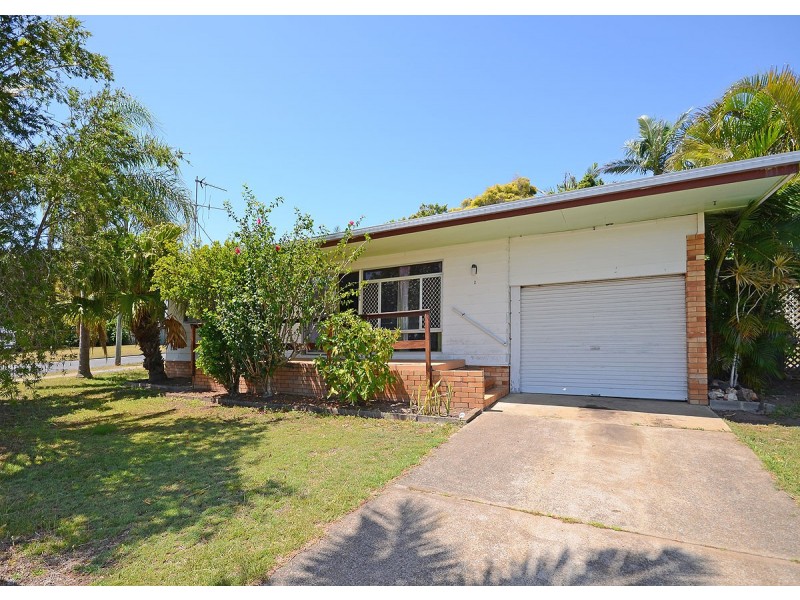 2 Tom Street, Pialba QLD 4655