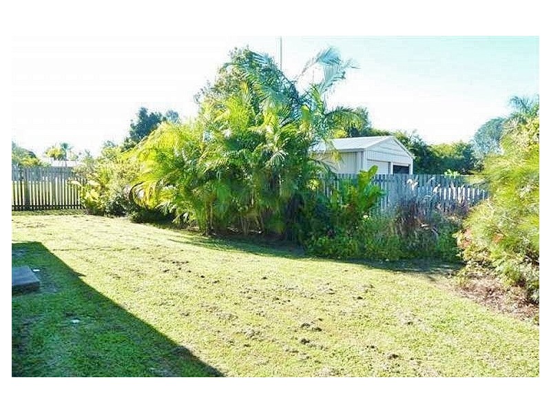 5 Carrie Court, Torquay QLD 4655