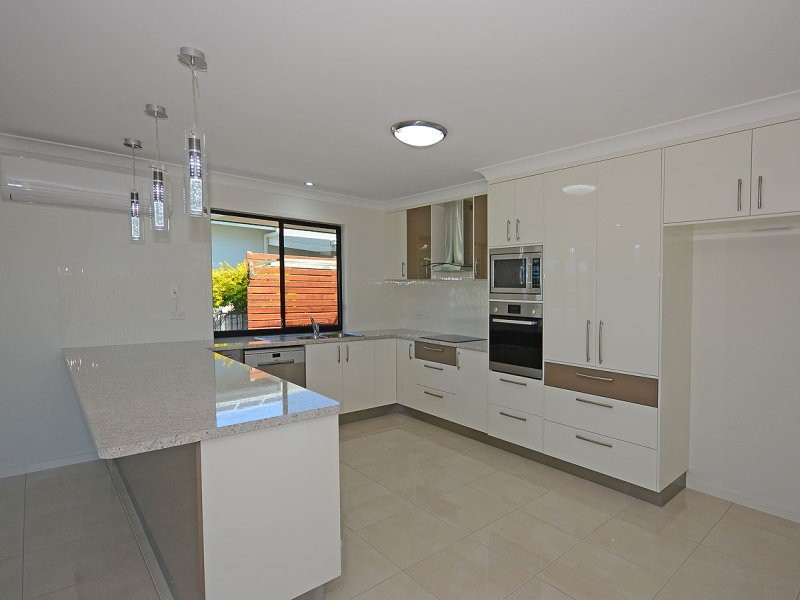 53 Barramundi Dr, Burrum Heads QLD 4659