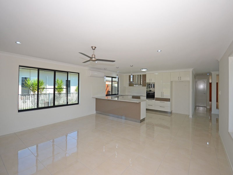 53 Barramundi Dr, Burrum Heads QLD 4659