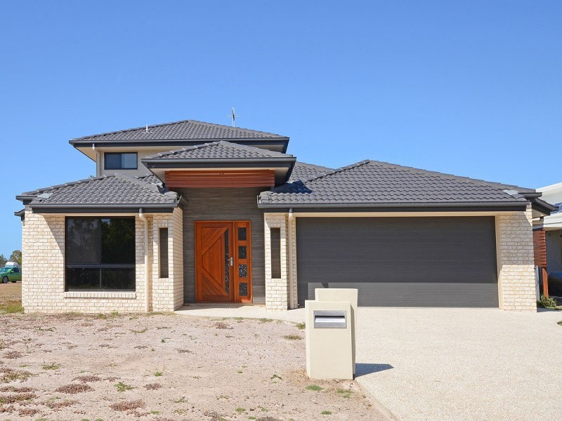53 Barramundi Dr, Burrum Heads QLD 4659