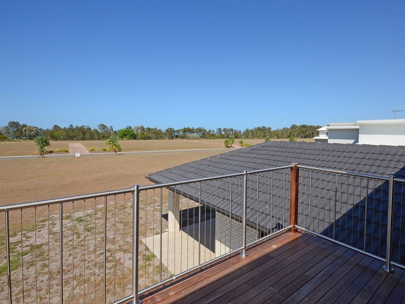 53 Barramundi Dr, Burrum Heads QLD 4659