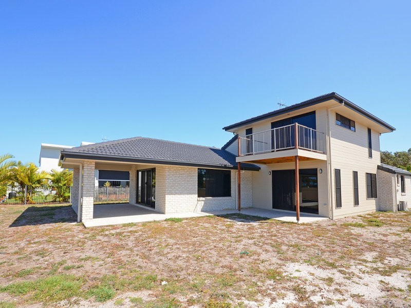 53 Barramundi Dr, Burrum Heads QLD 4659