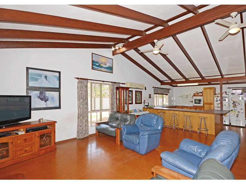 235 Doolong Road, Wondunna QLD 4655