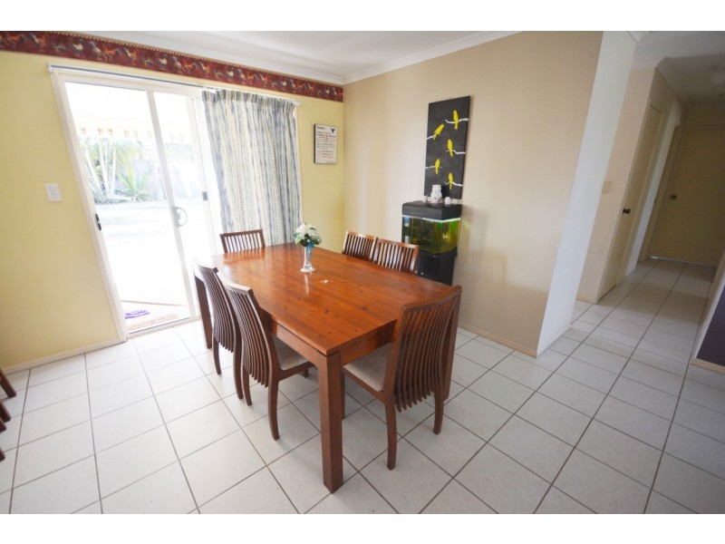 216 Pulgul Street, Urangan QLD 4655