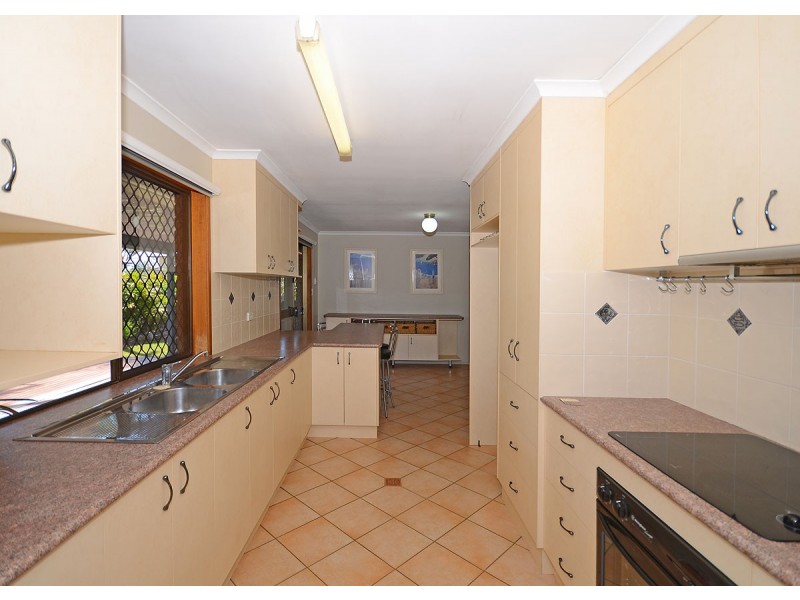 63 Drummond Street, Urangan QLD 4655