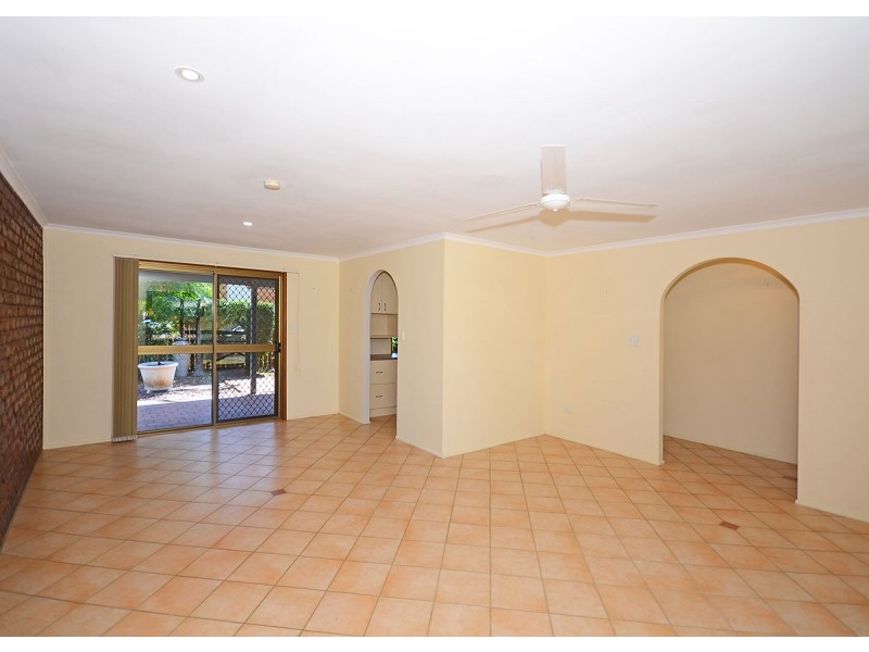 63 Drummond Street, Urangan QLD 4655