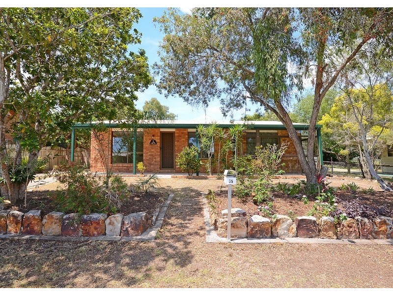 35 Bruce Street, Torquay QLD 4655
