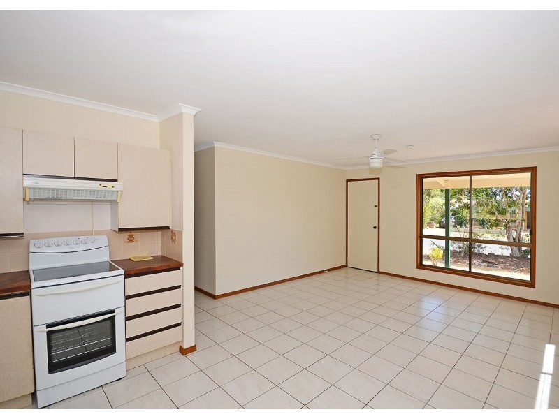 35 Bruce Street, Torquay QLD 4655