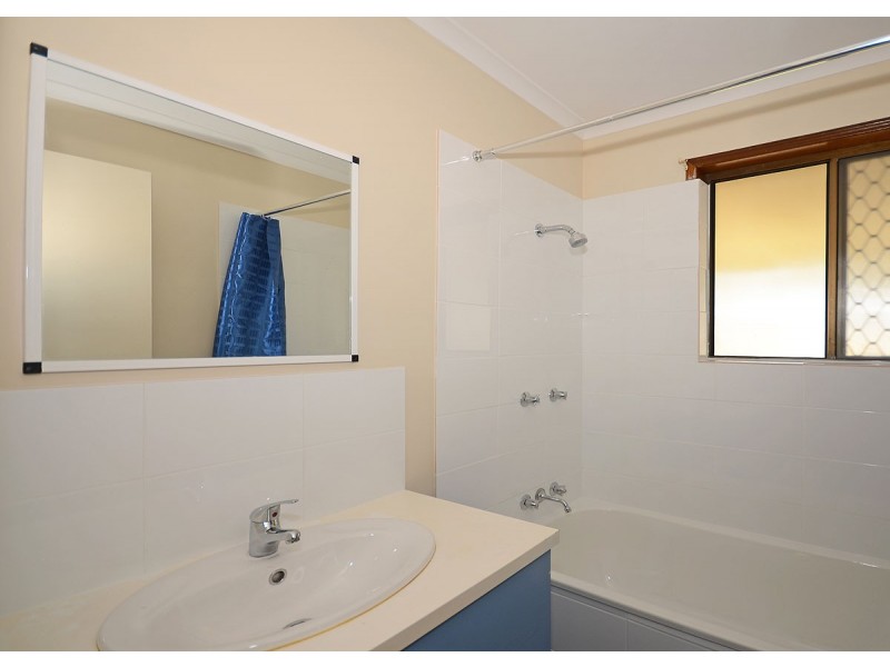35 Bruce Street, Torquay QLD 4655