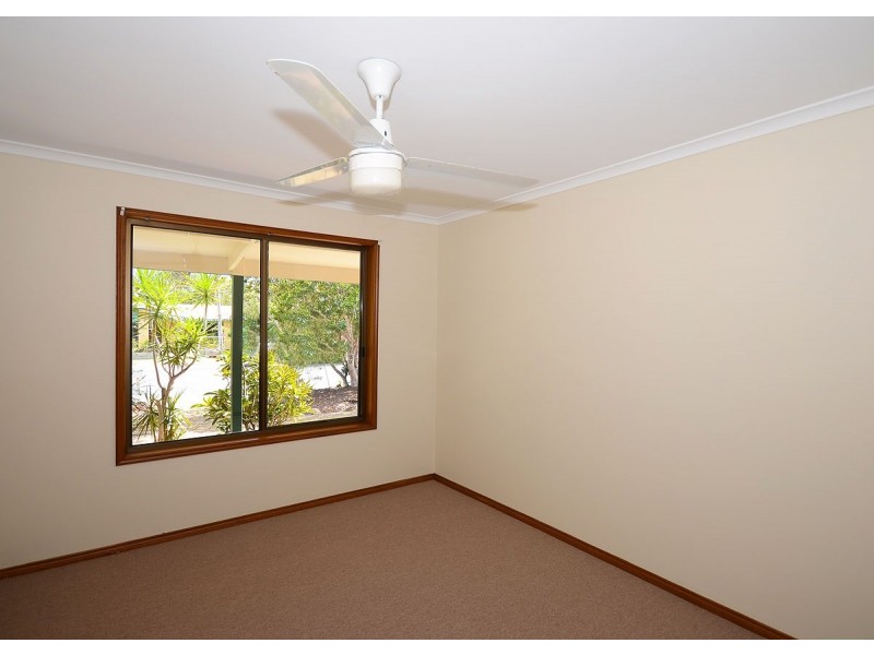 35 Bruce Street, Torquay QLD 4655