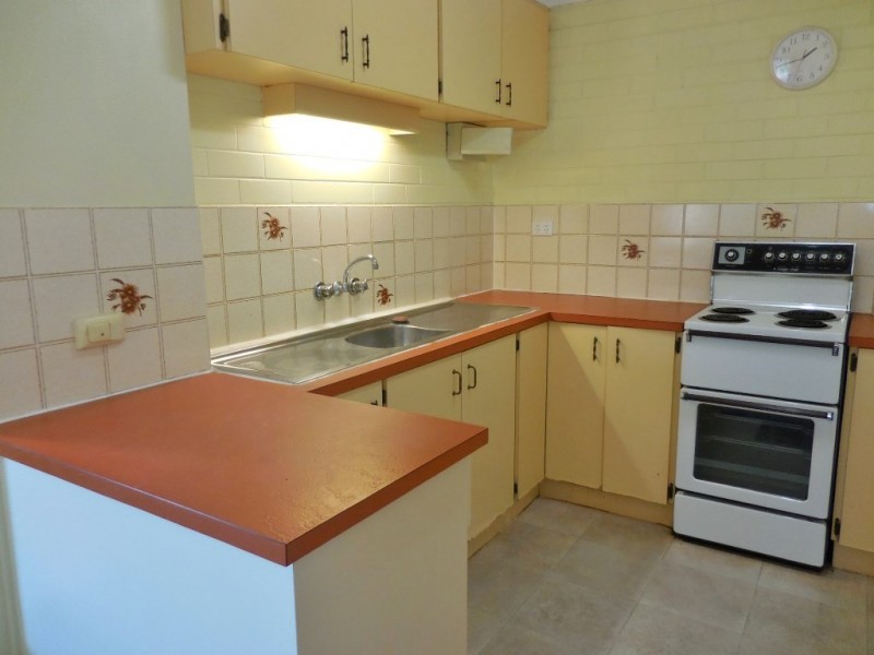 2/479 Esplanade, Torquay QLD 4655