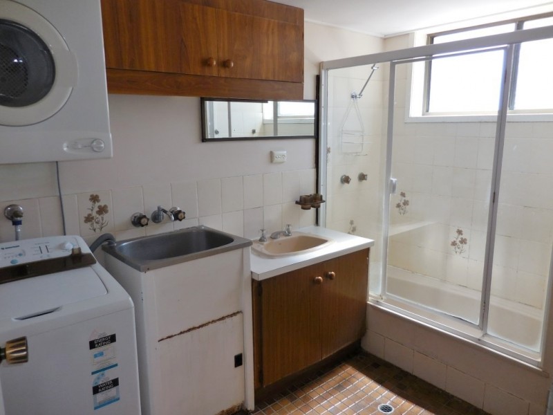 2/479 Esplanade, Torquay QLD 4655