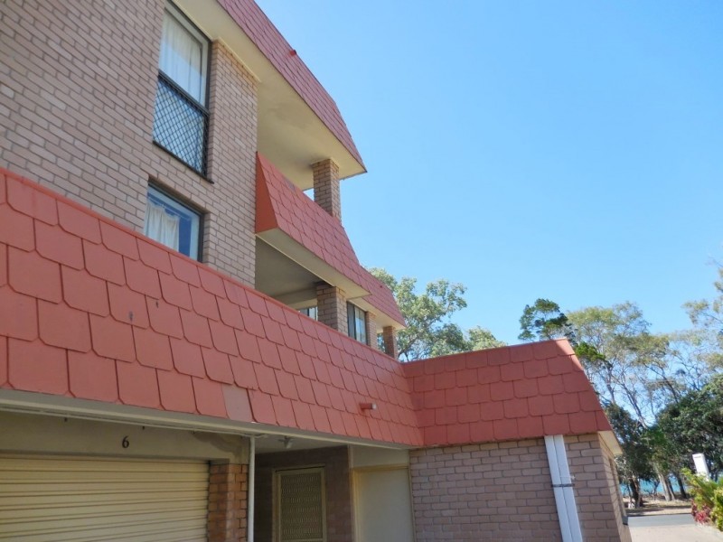 2/479 Esplanade, Torquay QLD 4655