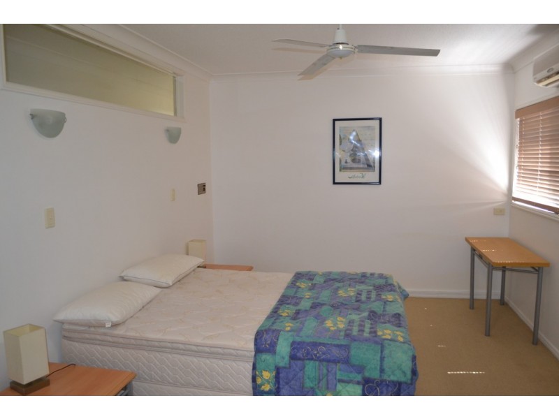 5/438 Esplanade, Torquay QLD 4655