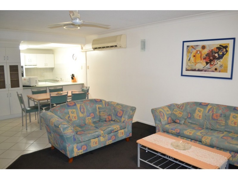 5/438 Esplanade, Torquay QLD 4655