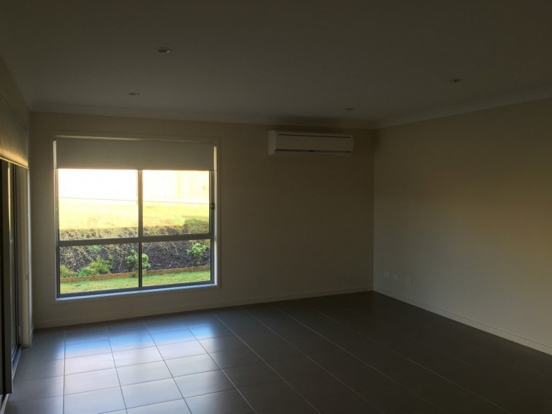 12 Mia Court, Nikenbah QLD 4655