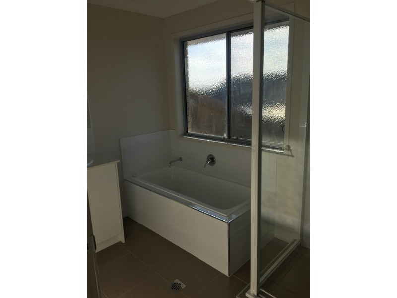 12 Mia Court, Nikenbah QLD 4655