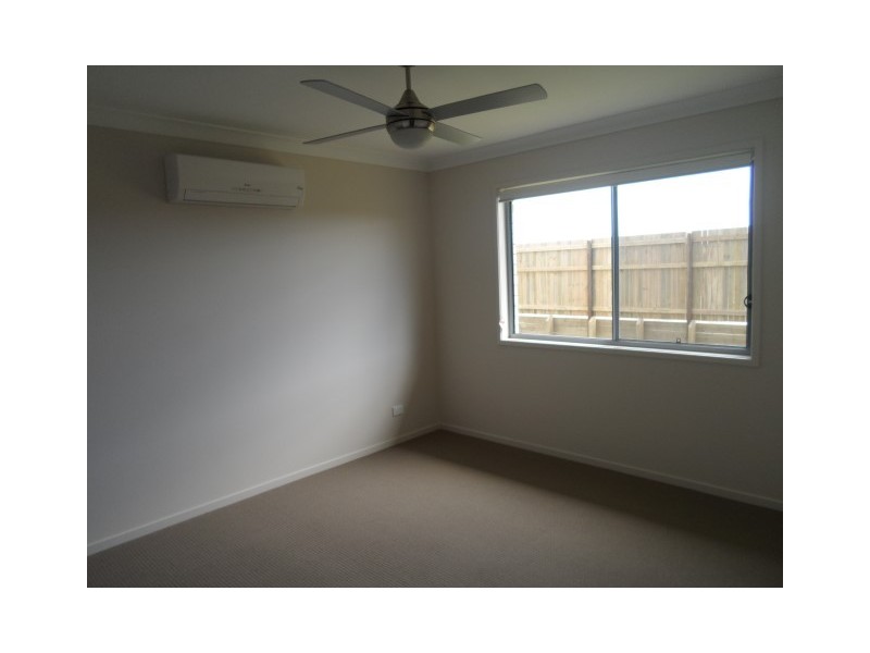 12 Mia Court, Nikenbah QLD 4655