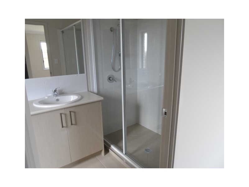 12 Mia Court, Nikenbah QLD 4655