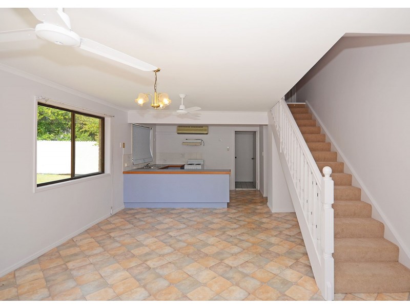 4/233 Torquay Terrace, Torquay QLD 4655