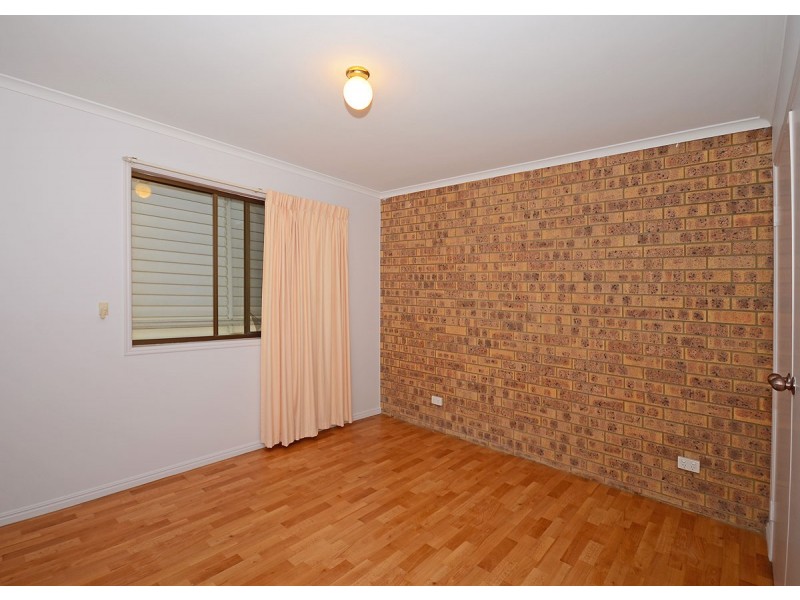 4/233 Torquay Terrace, Torquay QLD 4655
