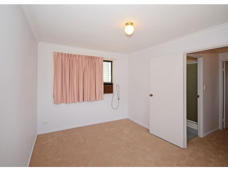 4/233 Torquay Terrace, Torquay QLD 4655