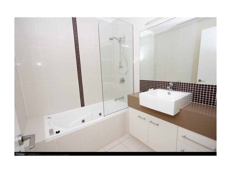 202/350 Esplanade, Scarness QLD 4655