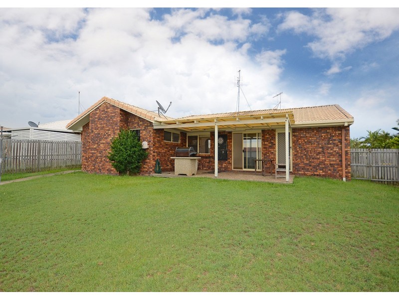 17 Deloraine Avenue, Urangan QLD 4655