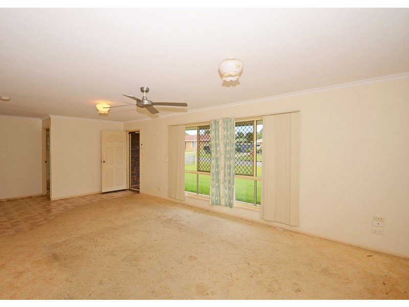 17 Deloraine Avenue, Urangan QLD 4655