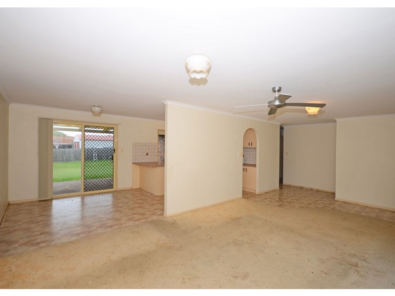 17 Deloraine Avenue, Urangan QLD 4655