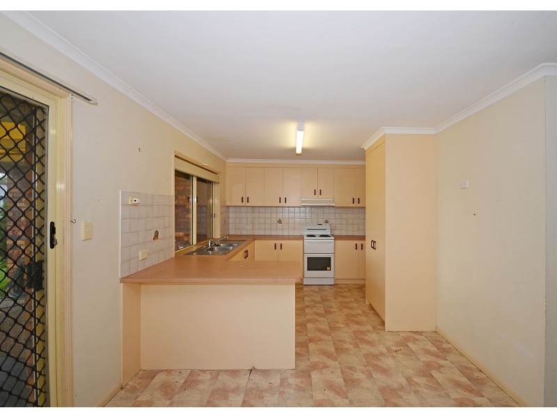 17 Deloraine Avenue, Urangan QLD 4655