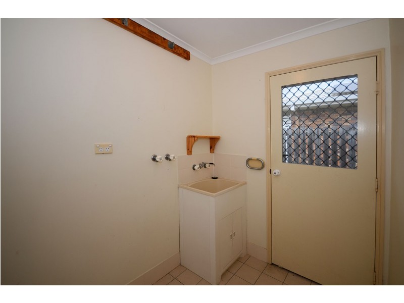 17 Deloraine Avenue, Urangan QLD 4655